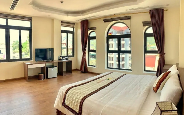 Bac Ha Hotel Lao Cai- by Bay Luxury