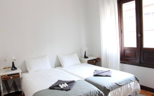 Beautiful 3-bed Apartment in Porto, Portugal