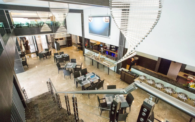 Royale Signature Hotel