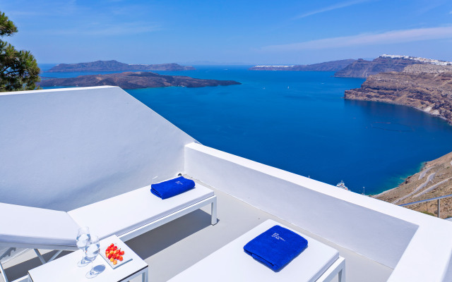 Alti Santorini Suites