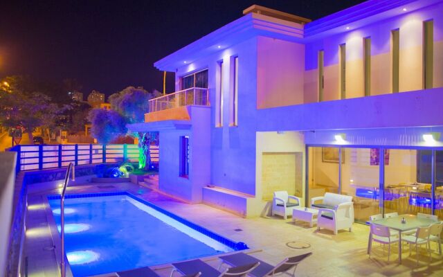Sun And View Suites