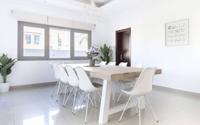 Spectacular Al Wasl Villa - With Private Pool