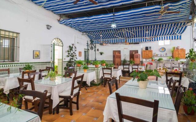 Hostal Rompeolas