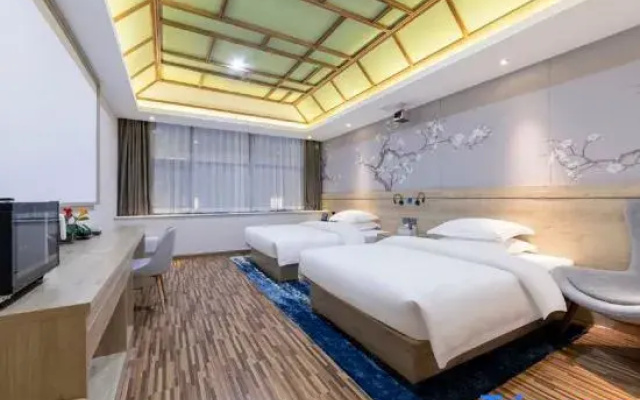Shangya Audio-visual Apartment (Nanyang Chezhannan Road Railway Station)