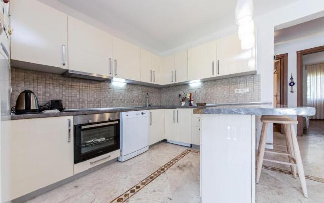 Luxury Villa With Shared Pool in Bodrum Ortakent