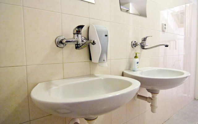 Nitra Glycerin Hostel