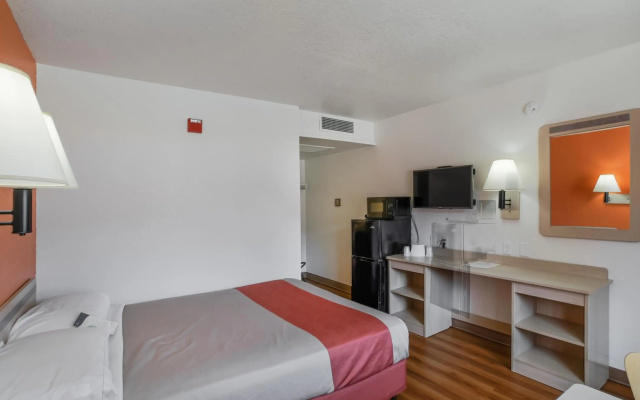 Motel 6 Medford, OR