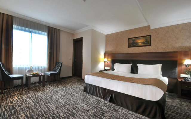 Rhiss Hotel Bostanci