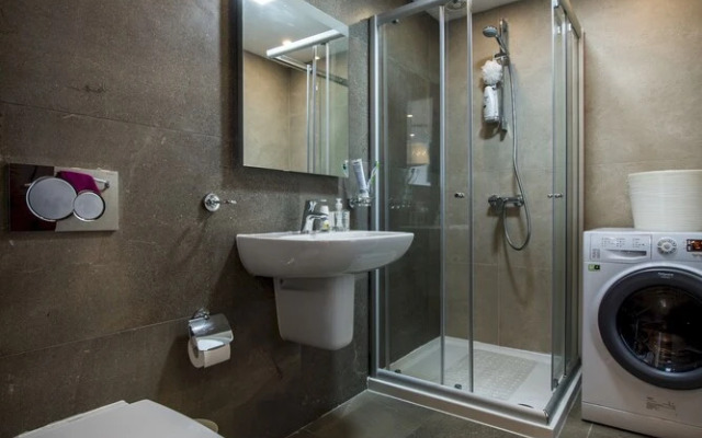 Stylish Seaview Apartment In a Prime Location