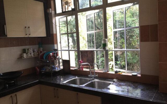 Cameron Pasar Malam Apartment at Crown Imperial Court