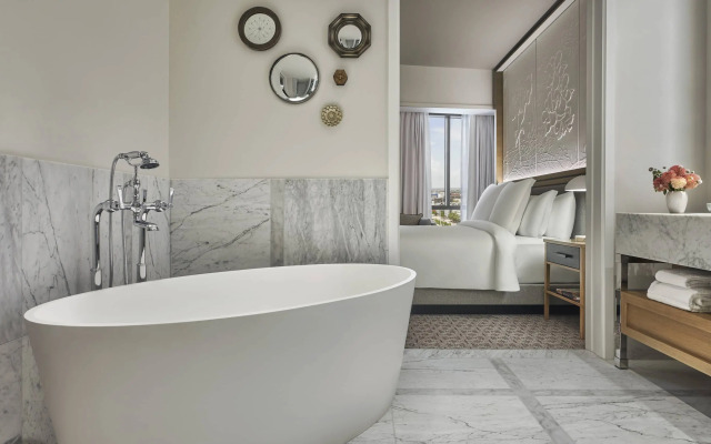 Отель Four Seasons New Orleans