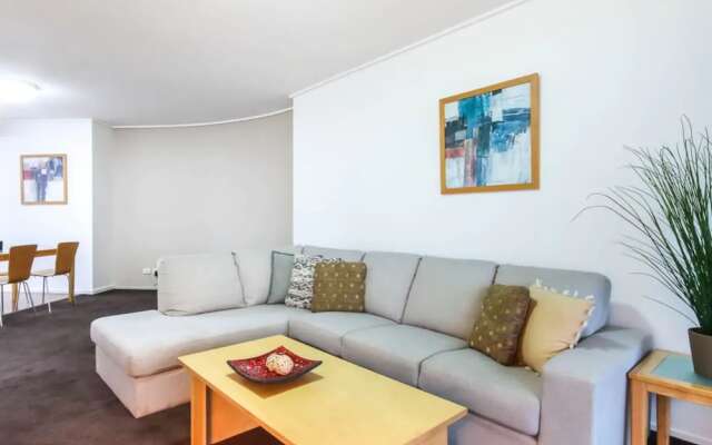 Amazing Brisbane CBD 2 Bedroom Apartment With River Views