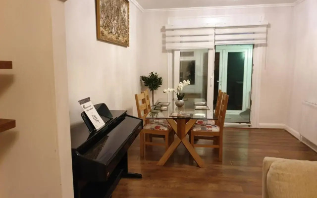 Charming 3 bed home. Spacious with large garden