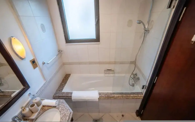 Luxury Private Pool Villa w Pvt Beach on the Palm
