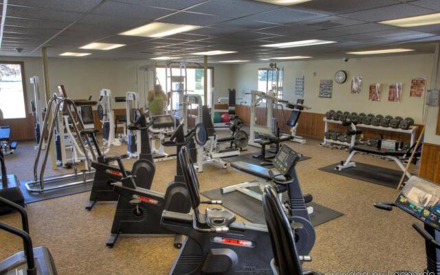 Fairway Inn & Suites