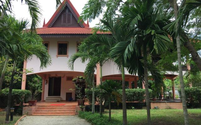 Relax Resort Angkor Villa