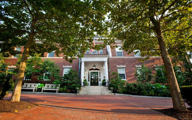 Vanderbilt, Auberge Resorts Collection