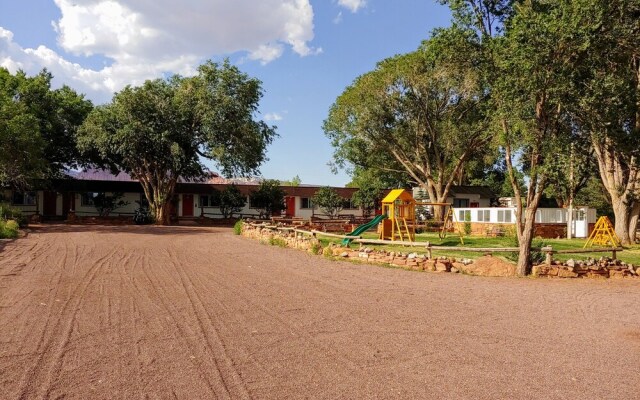 Capitol Reef Inn & Cafe