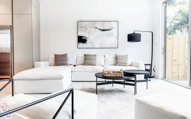 The Modernista 2 - Large Townhome With Pool