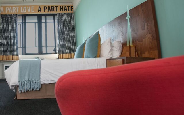 12 Decades Art Hotel