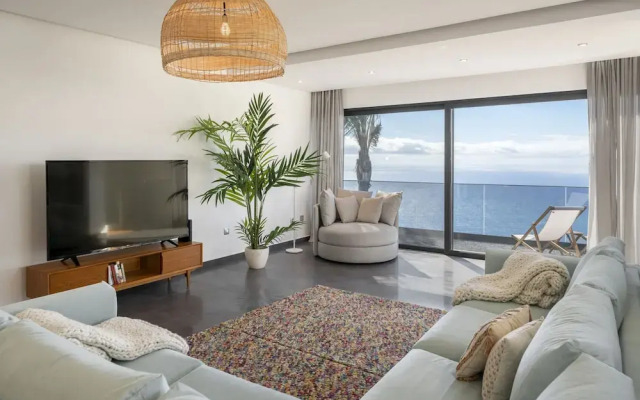 With Pool and Superb sea View - Villa Candelária