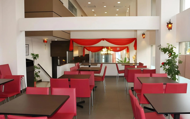 Summer View Hotel