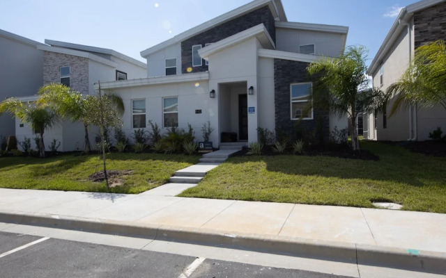840dsd-the Retreat At Championsgate 7 Bedroom Home by RedAwning