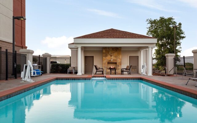 Holiday Inn Express & Suites Shawnee by IHG