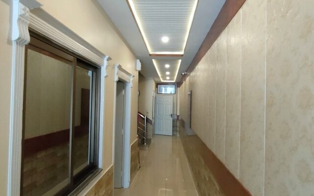 The Mall Luxury Guest House