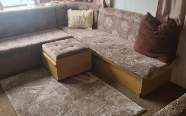 Cozy Cardiff Cabin Retreat Sleeps 6 by Aimee