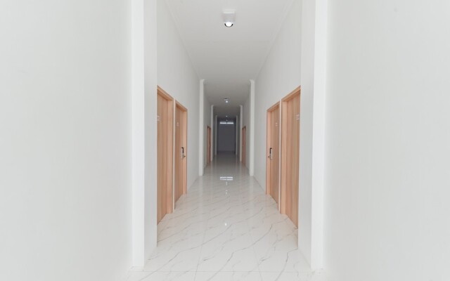 Urbanview Hotel La De Grizz Syariah Sampit by RedDoorz