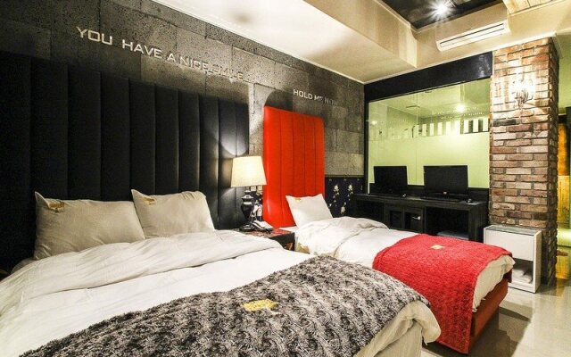 2X Hotel