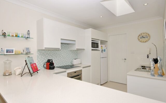 Nicholli, Bay Parklands, Unit 32/2 Gowrie Avenue