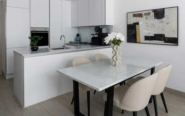 Waves - Luxury Meets Comfort Modern 1