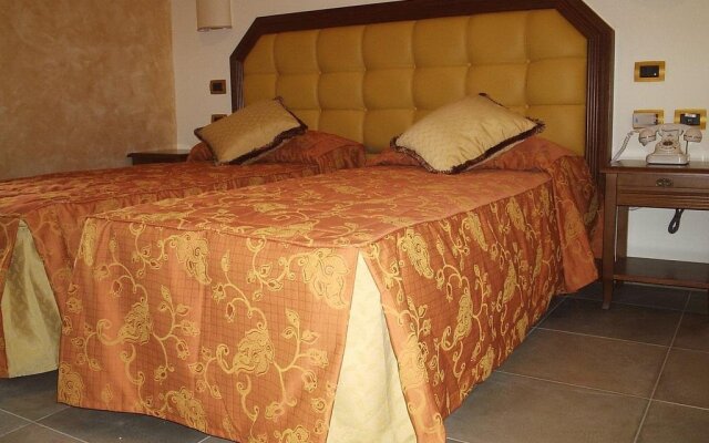 Tolfa Hotel
