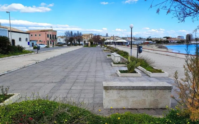 via dei pini n°63 int. 1