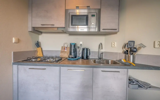 Tasteful 2-person Apartment Near the Center of De Koog