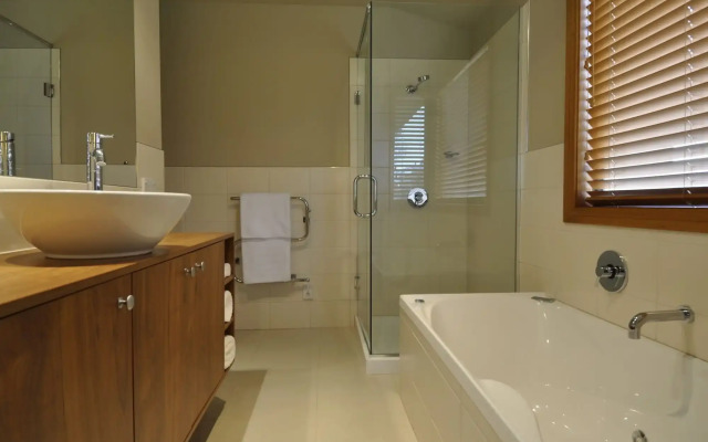 Lansdown Peaks Apartments