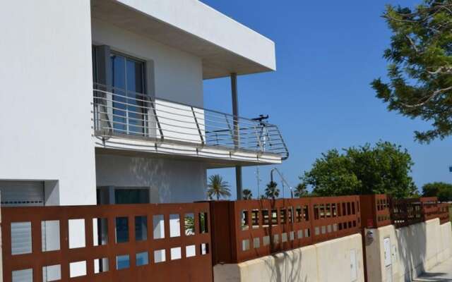 Villa Ardia - 50 Metres From the Beach