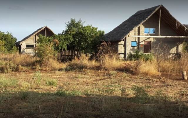 Ryllod Sunrise Lodge Meru