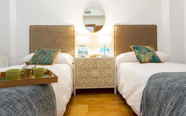 Bright & Confortable 2 Bd Apart With Views to Bib Rambla Square. Bib Rambla II - Hotel in Granada - Photo 3