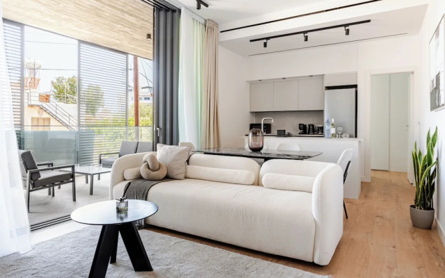 Yamas Urban Living Sequoia Residence
