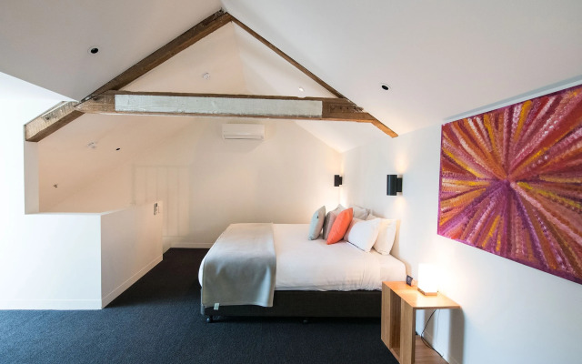 Sullivans Cove Apartments