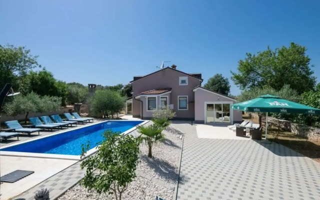 Sunshine Comfortable Holiday Residence