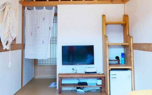 Jeonju Yeonwoodang Hanok Pension