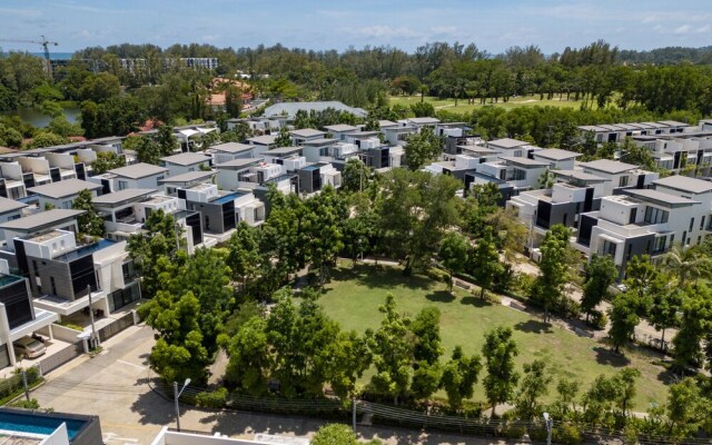 4 Bdr Villa with Cinema in Laguna 800m to Beach