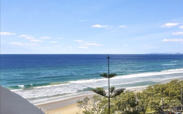 Oceanfront in Surfers Paradise Retreat