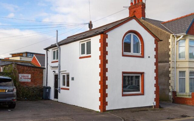 The Coach House, centrally located detached Coach House
