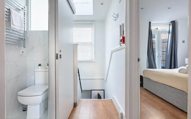 Fitzrovia Balcony Near Oxford Circus