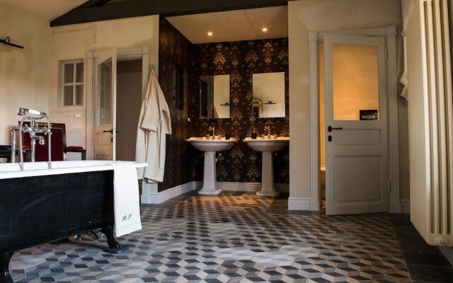 Villa with pool and SPA in Langhe